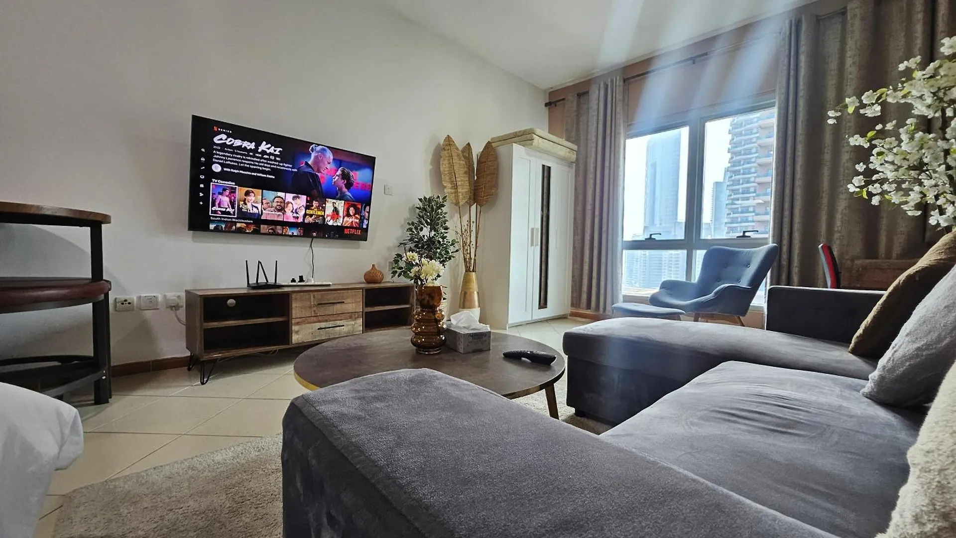 Stunning Apartment, Partial Sea View, Canal Marina View, 5 Min Walk To Jbr Beach And Metro location