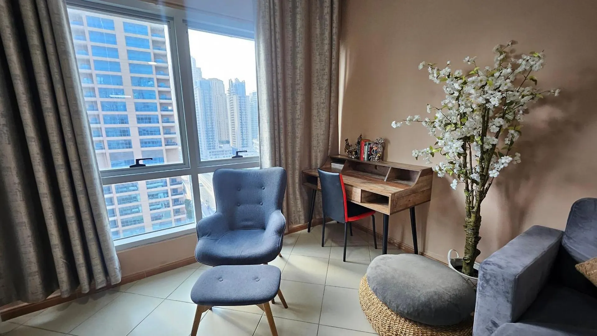Stunning Apartment, Partial Sea View, Canal Marina View, 5 Min Walk To Jbr Beach And Metro Dubai Apartment